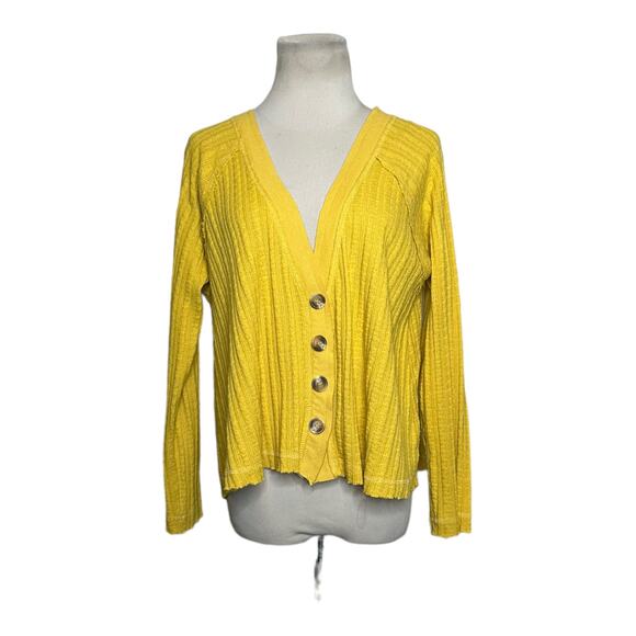 Very J  Mustard Yellow Crop Oversized Buttoned Cardigan size Small - Picture 10 of 10